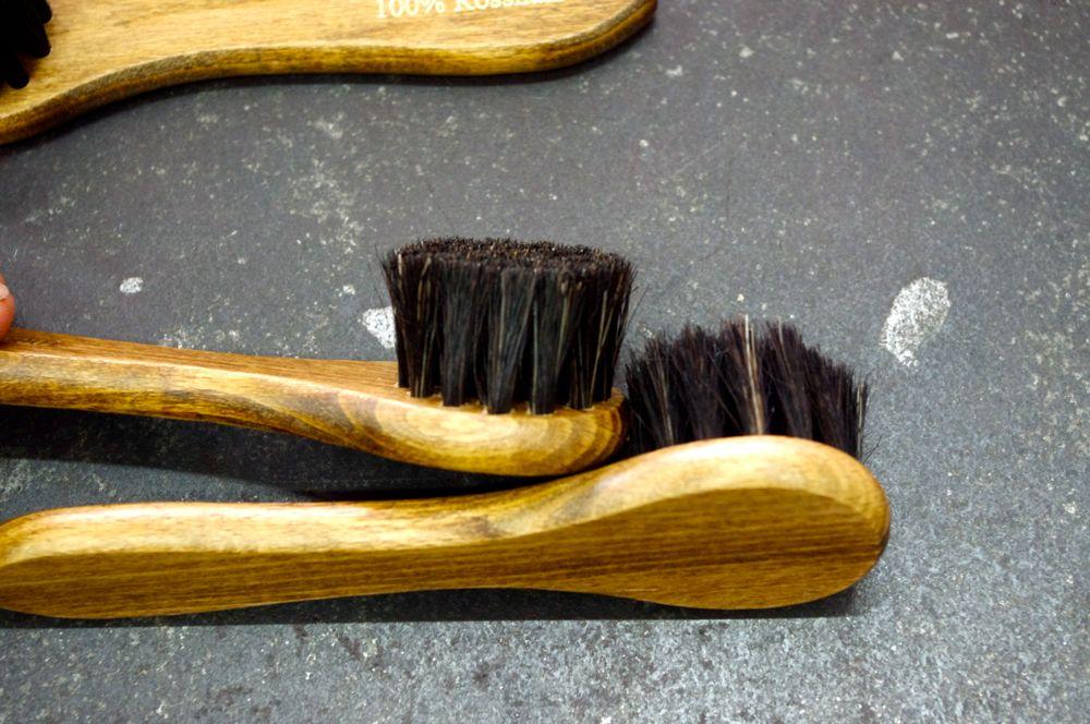 Brosse à reluire vernie - Crin de cheval - Naturel ou Noir